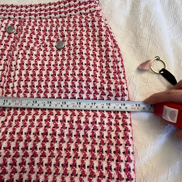 Maje Tweed mini skirt
Pink size EU 40
Quiet luxury Designer - Picture 16 of 17
